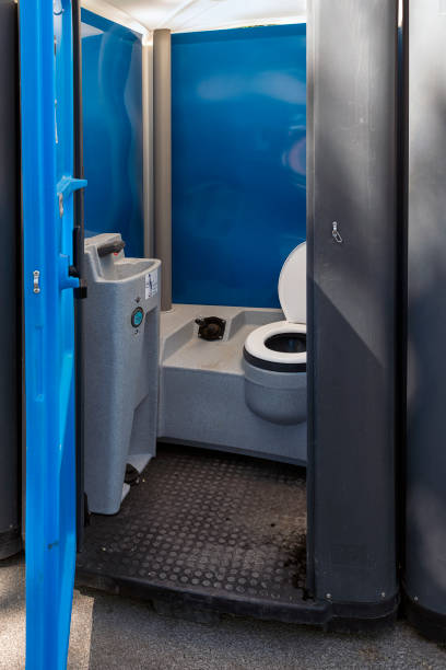 Best Portable restroom trailer rental  in Hartshorne, OK